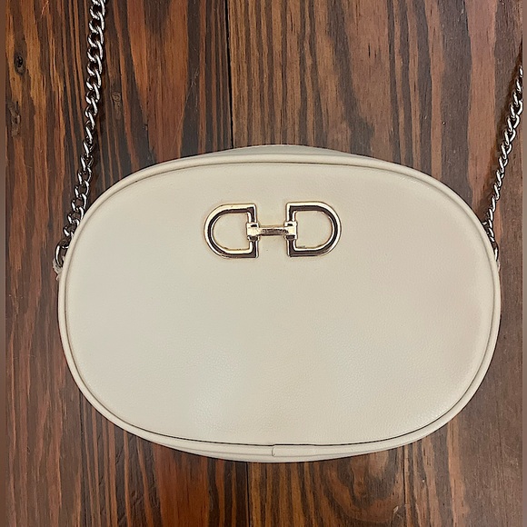 Small H&M cream colored purse - Picture 2 of 5